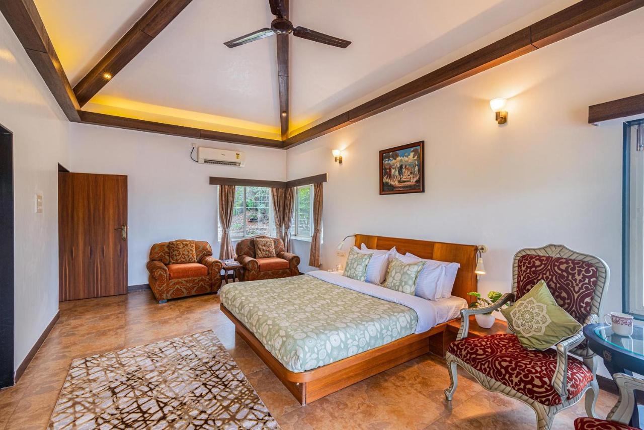 Ekam Lake House By Stayvista With Mountain & Lake Views, Outdoor Jacuzzi, Sauna, Modern Amenities & Kitchen Garden Pune Luaran gambar