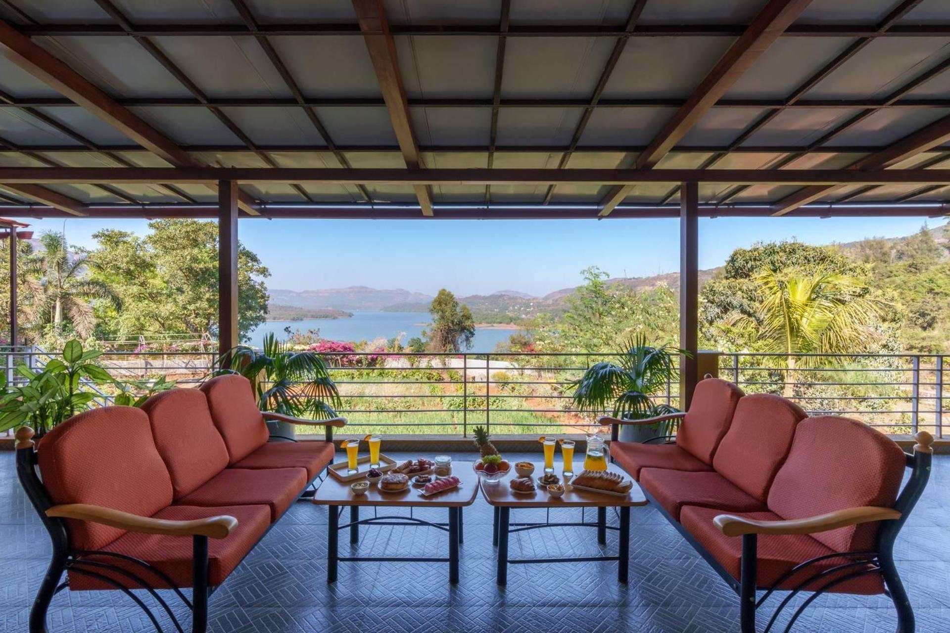 Ekam Lake House By Stayvista With Mountain & Lake Views, Outdoor Jacuzzi, Sauna, Modern Amenities & Kitchen Garden Pune Luaran gambar